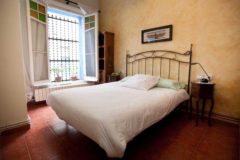 Holiday Home La Casa Azul Барселона Стая снимка